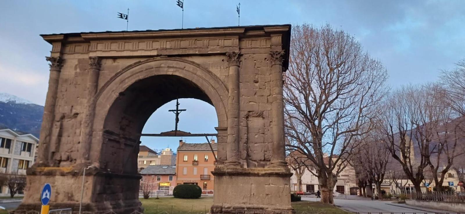 Trilocale Arco D'augusto Con Box *